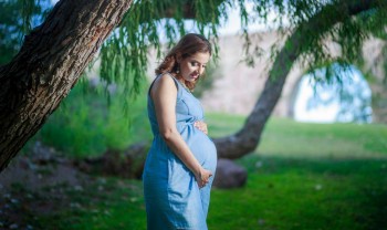 005_flor_munoz_pps_pregnant_session_sesion_embarazo_maternity_photoshoot_fotografia_maternidad_parque_acueducto_chihuahua-1200.jpg