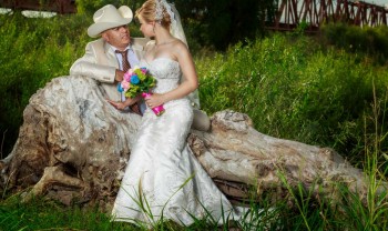 018_brenda_y_cesar_ttd_fotografía_bodas_wedding_photography_bridal_photoshot_trash_the_dress_chihuahua-1200.jpg